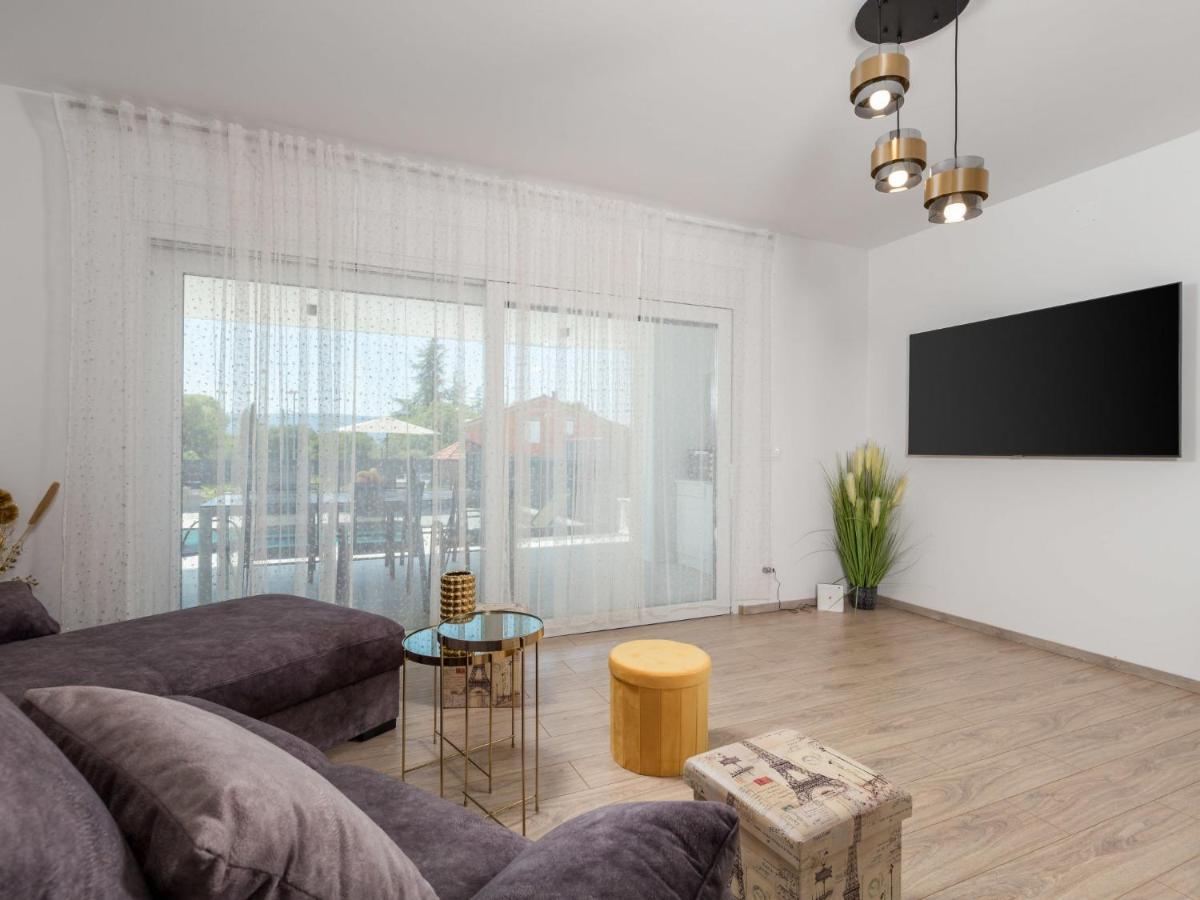 Holiday Home Villa Palma - KRK148 Pinezići Dış mekan fotoğraf