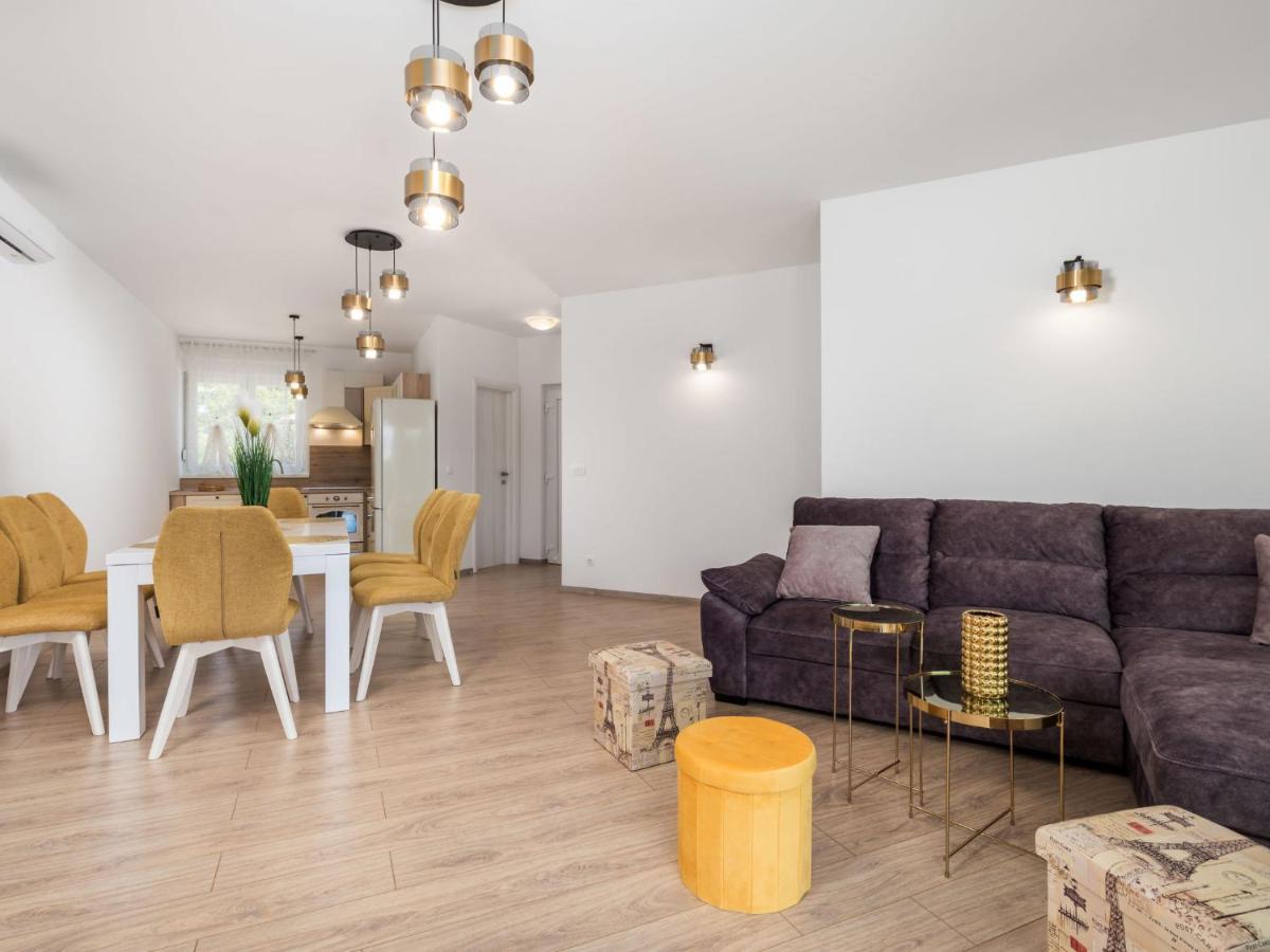 Holiday Home Villa Palma - KRK148 Pinezići Dış mekan fotoğraf