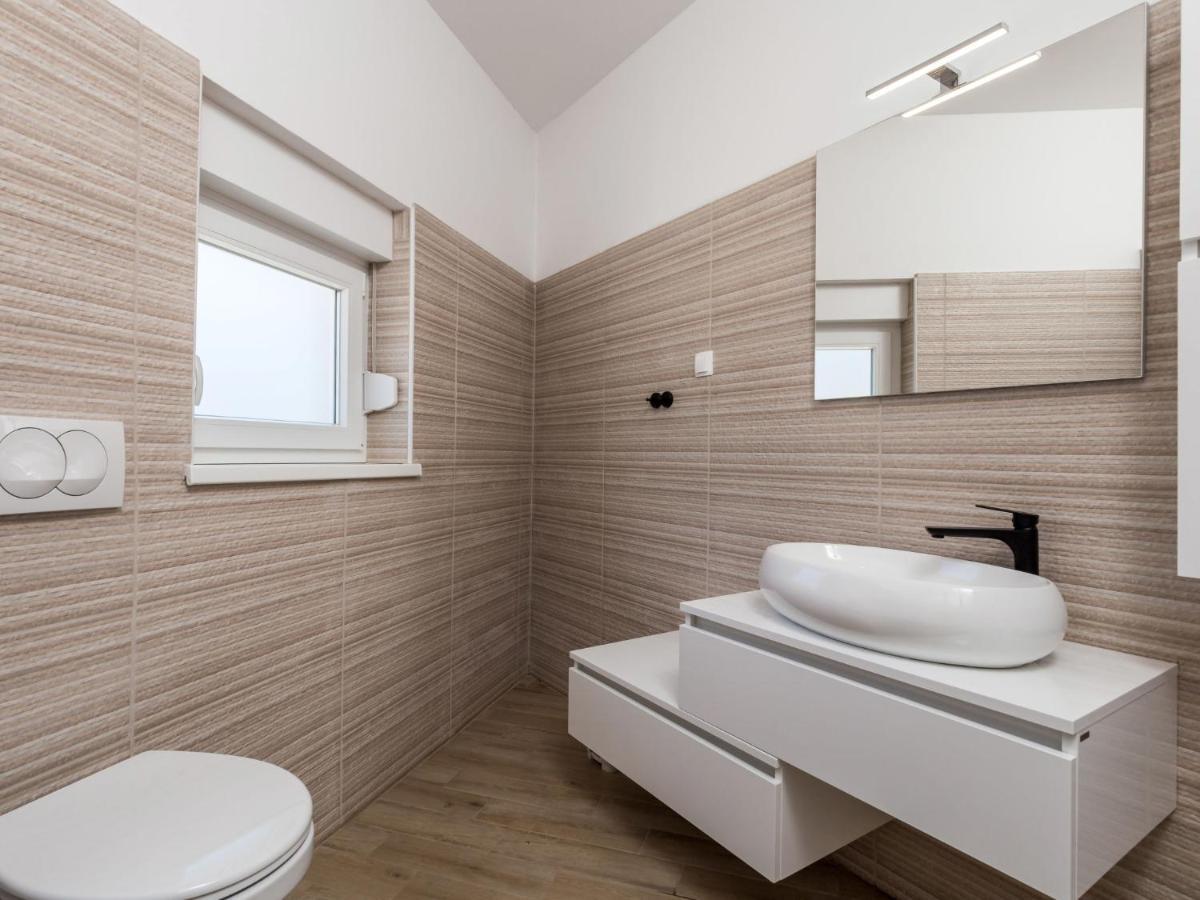 Holiday Home Villa Palma - KRK148 Pinezići Dış mekan fotoğraf